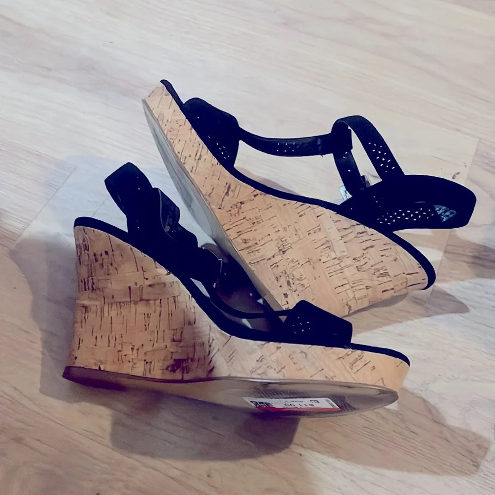 Charlies by Charles David Black Women's Sandals size 7